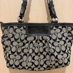 Coach Signature Black and Tan Shoulder Bag